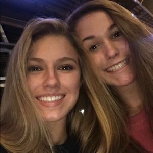 Meet your Posher, Hayley